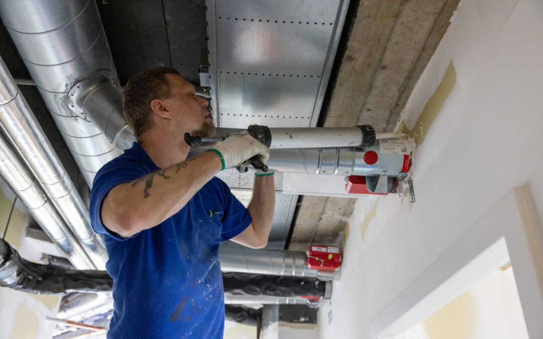WAAROM BRANDWERENDE AFDICHTINGEN IN ELK GEBOUW VERPLICHT ZIJN